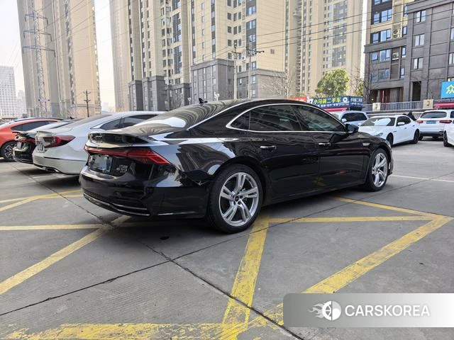 Audi A7L id 4256960 из Китая 10