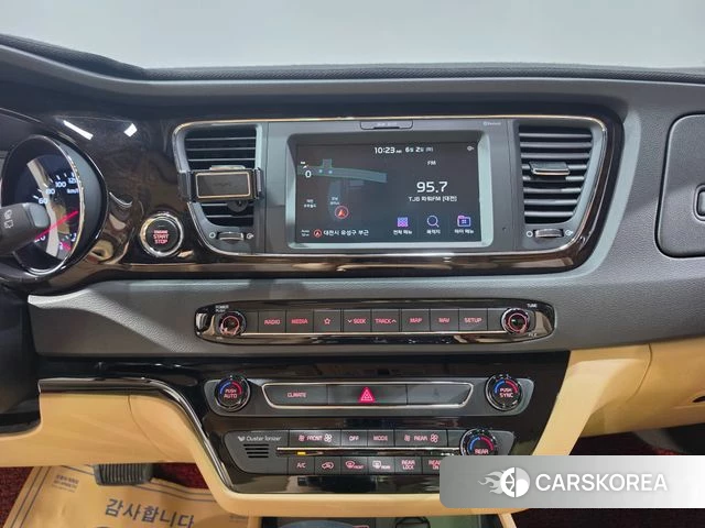 Kia The New Carnival id 4403098 из Кореи 18