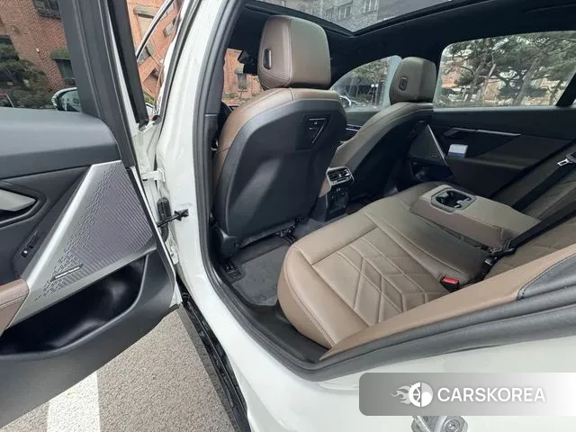 BMW 5 Series (G60) id 3522865 из Кореи 18