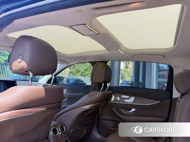 Mercedes-Benz E-class id 4300746 из Китая 8