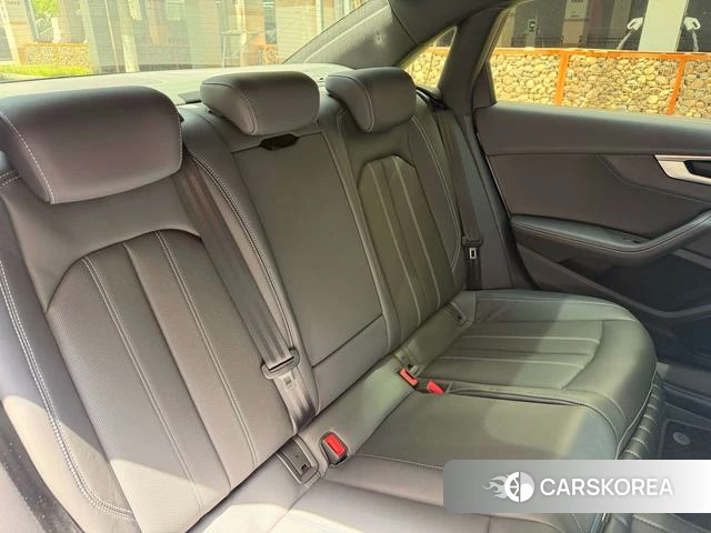 Audi A4L id 4275995 из Китая 17