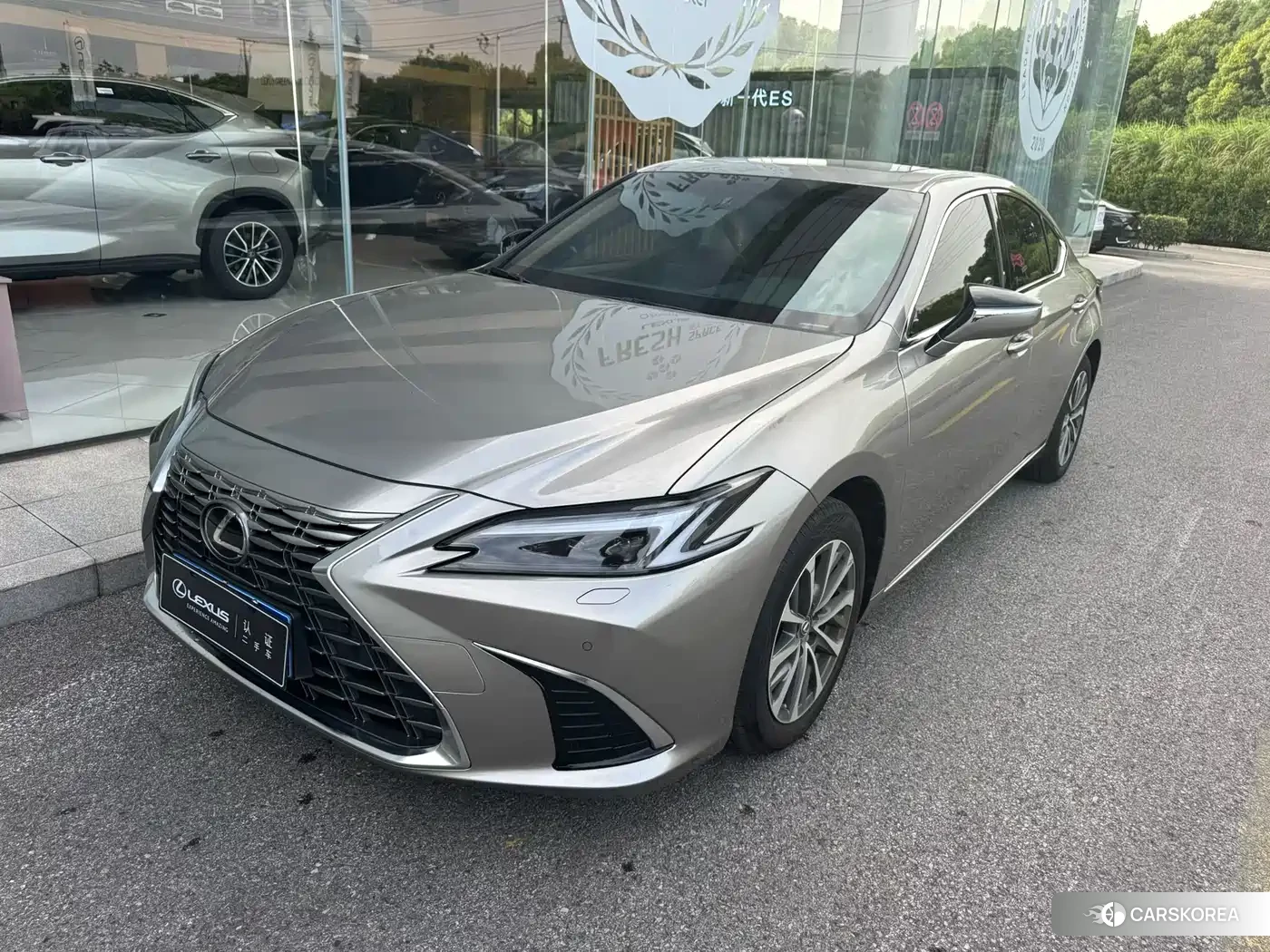 Lexus ES id 4515563 из Китая 8