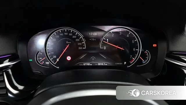 BMW 5 Series (G30) id 3761046 из Кореи 18