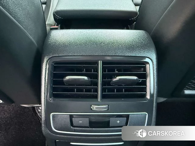 Audi A4L id 3944896 из Китая 13