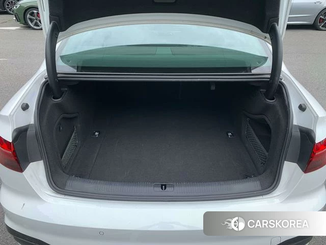 Audi A4L id 4392108 из Китая 18