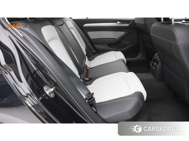 Volkswagen Magotan 2025 Черный из Китая, фото 6