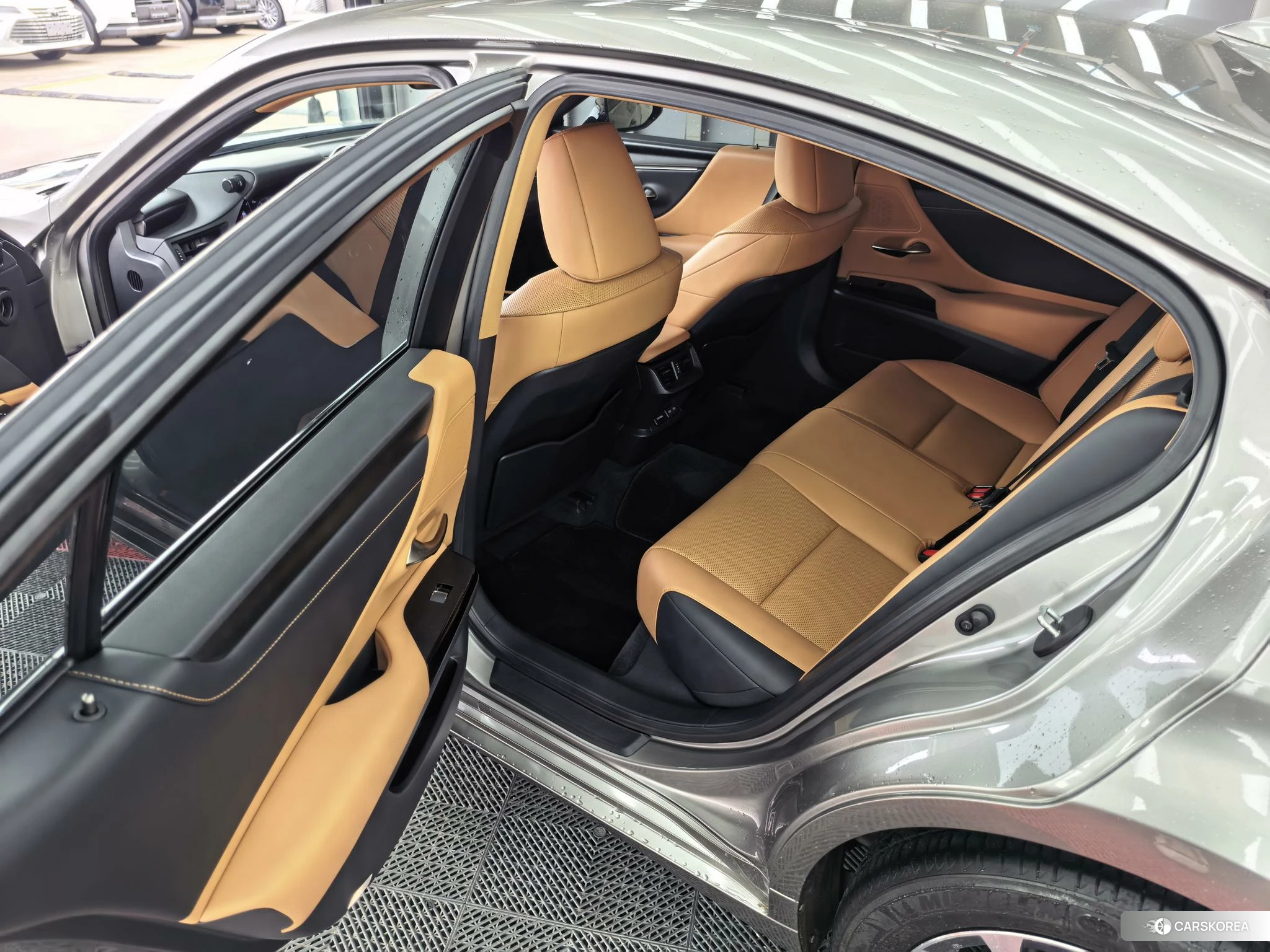 Lexus ES id 4441187 из Китая 9