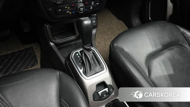 Jeep Renegade id 4572920 из Кореи 28