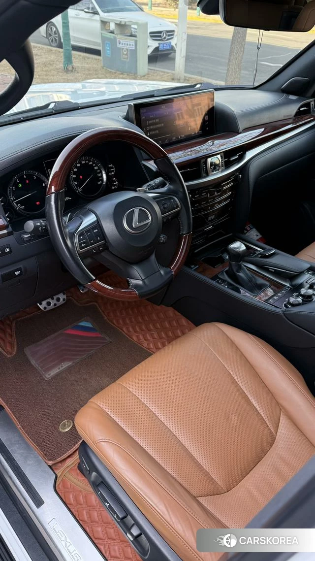 Lexus LX id 4262452 из Китая 18