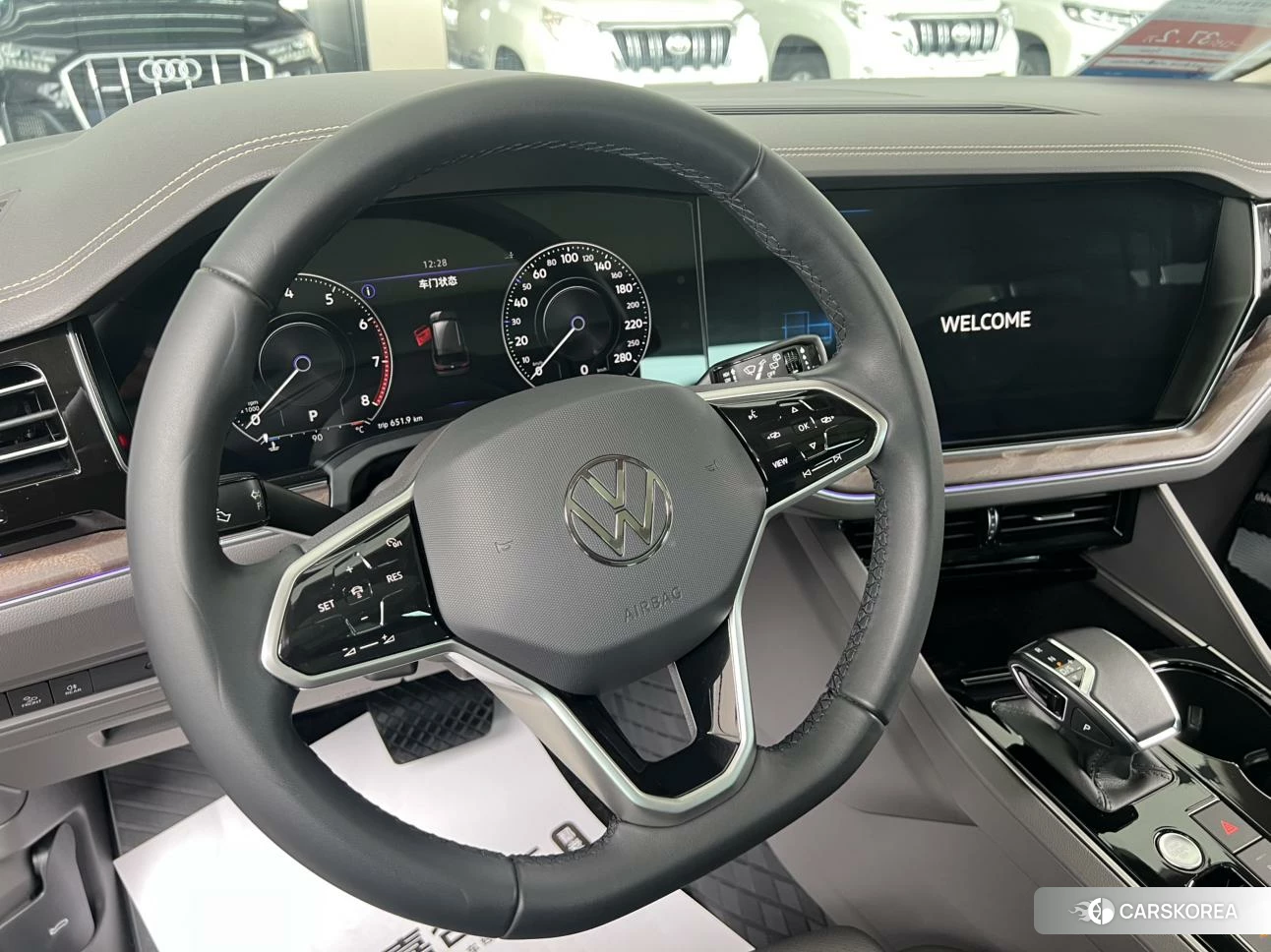 Volkswagen Touareg id 4498972 из Китая 13