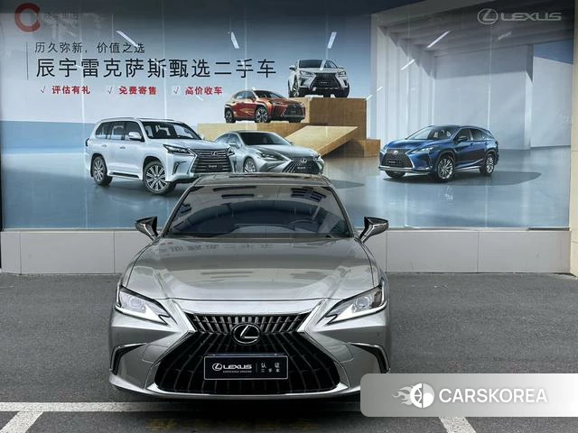 Lexus ES id 4359611 из Китая 18