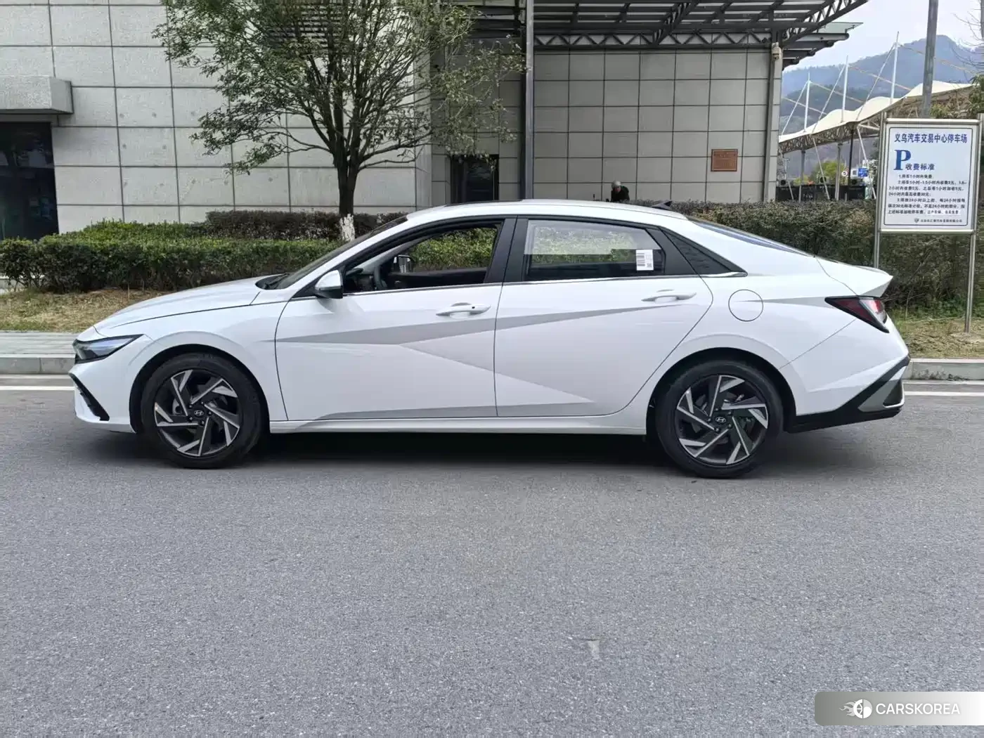 Hyundai Elantra id 4570312 из Китая 14
