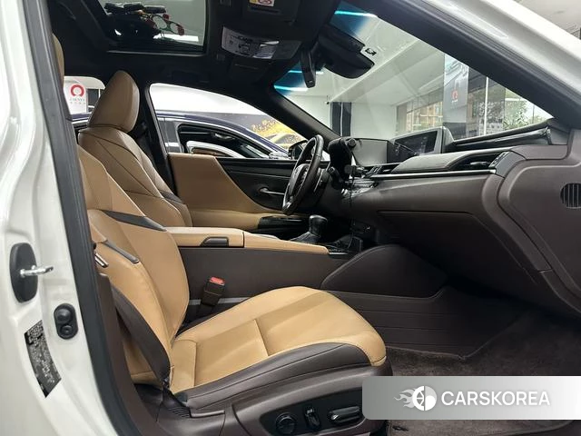 Lexus ES id 4279294 из Китая 18