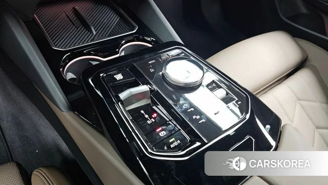 BMW 5 Series (G60) id 4533003 из Кореи 32