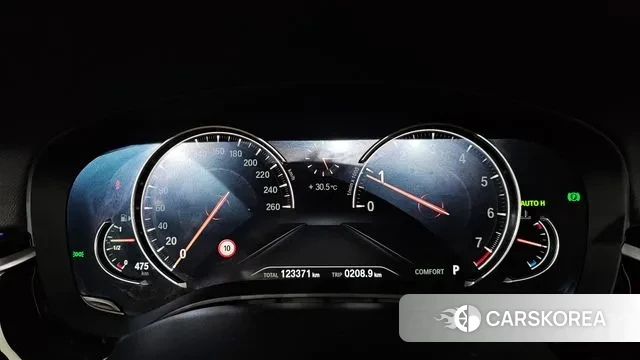 BMW 5 Series (G30) id 3039445 из Кореи 18