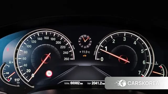 BMW 5 Series (G30) id 3368719 из Кореи 18