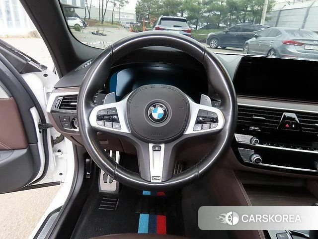 BMW 5 Series (G30) id 3916571 из Кореи 18