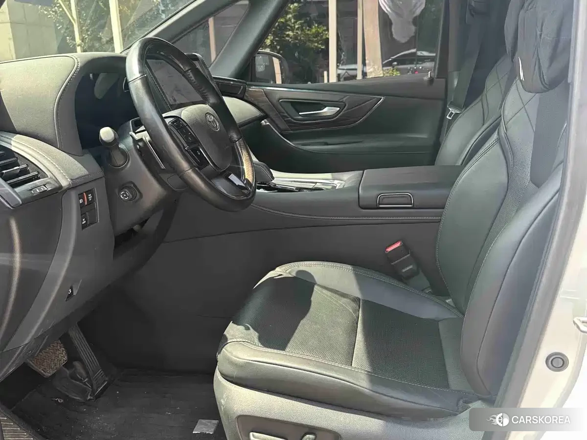 Toyota Elfa id 4628116 из Китая 8