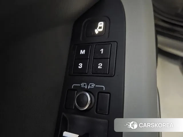 Land Rover Defender (L663) id 3011736 из Кореи 14