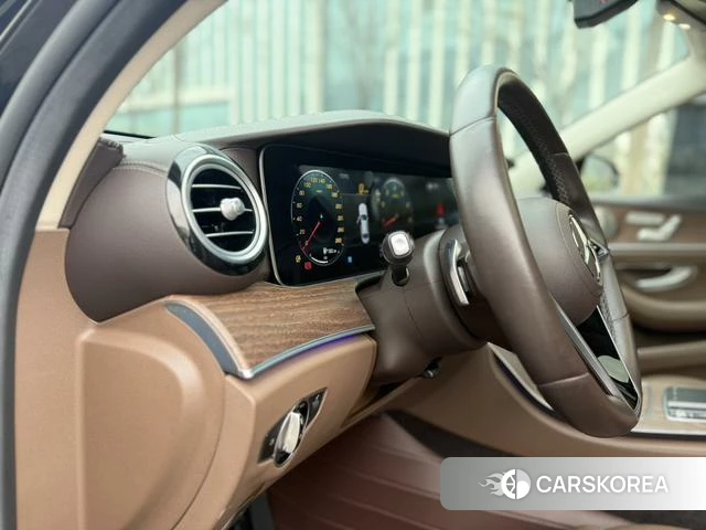 Mercedes-Benz E-class id 4256757 из Китая 18