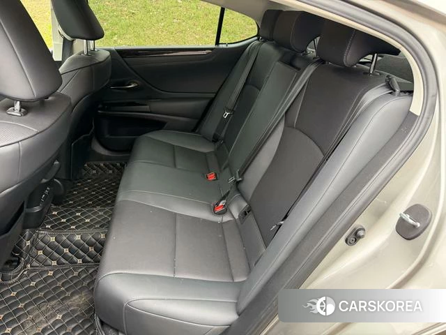 Lexus ES id 4394177 из Китая 11