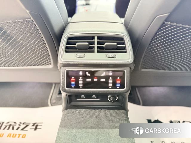 Audi A7L id 4259066 из Китая 17
