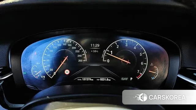 BMW 5 Series (G30) id 3459879 из Кореи 18