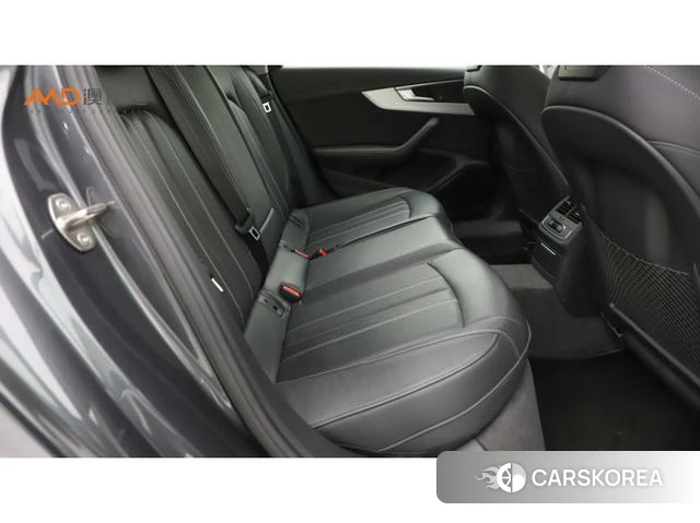 Audi A4L id 4273035 из Китая 8