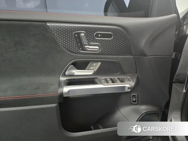 Mercedes-Benz EQB X243 id 3451929 из Кореи 14