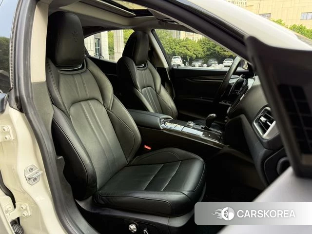 Maserati Ghibli id 4209522 из Китая 19