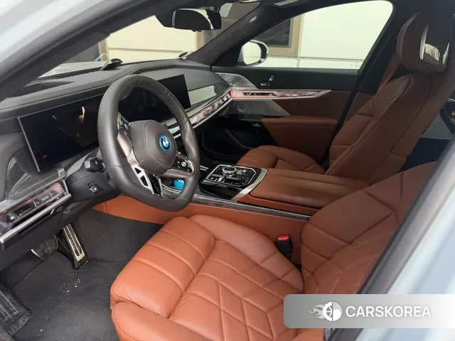 BMW i7 (G70) id 3763196 из Кореи 8