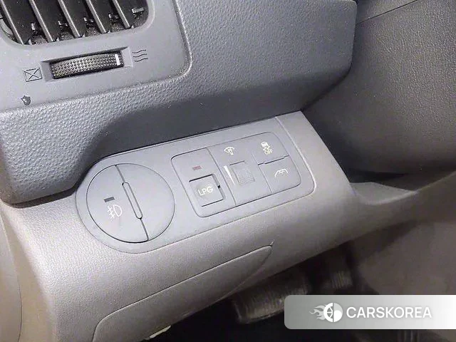 Hyundai The New Grand Starex id 3509874 из Кореи 17