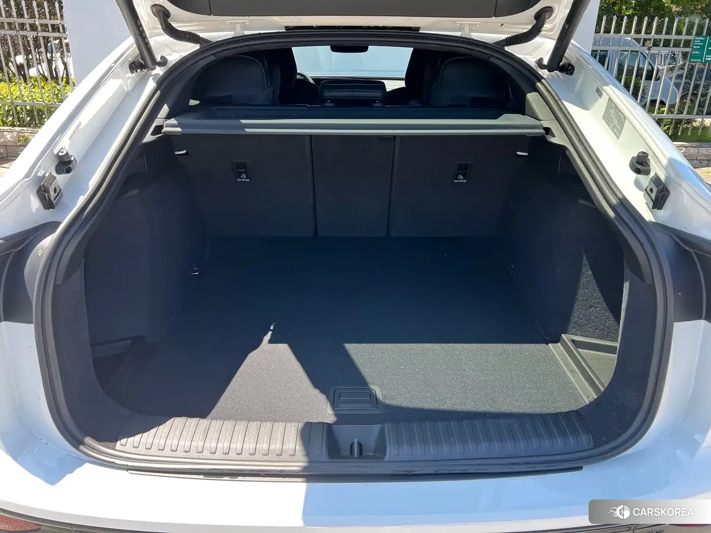 Audi Q6L id 4628139 из Китая 8