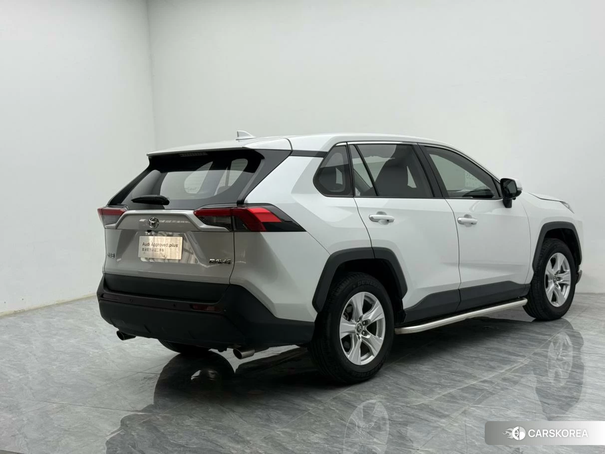 Toyota RAV4 id 4513851 из Китая 13