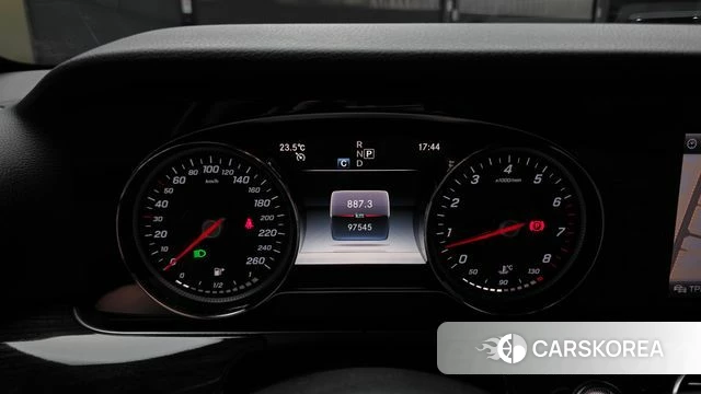Mercedes-Benz E-Class W213 id 4562892 из Кореи 18