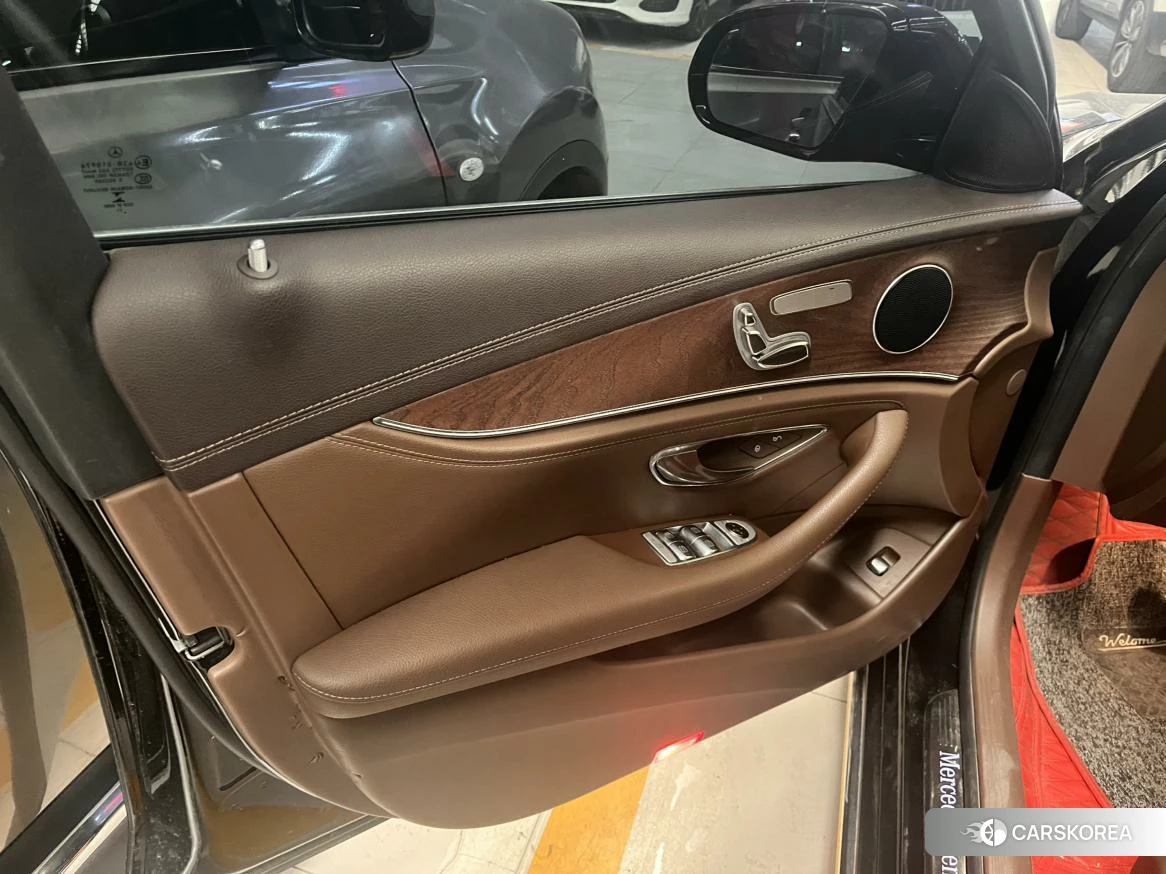 Mercedes-Benz E-class id 4504943 из Китая 13