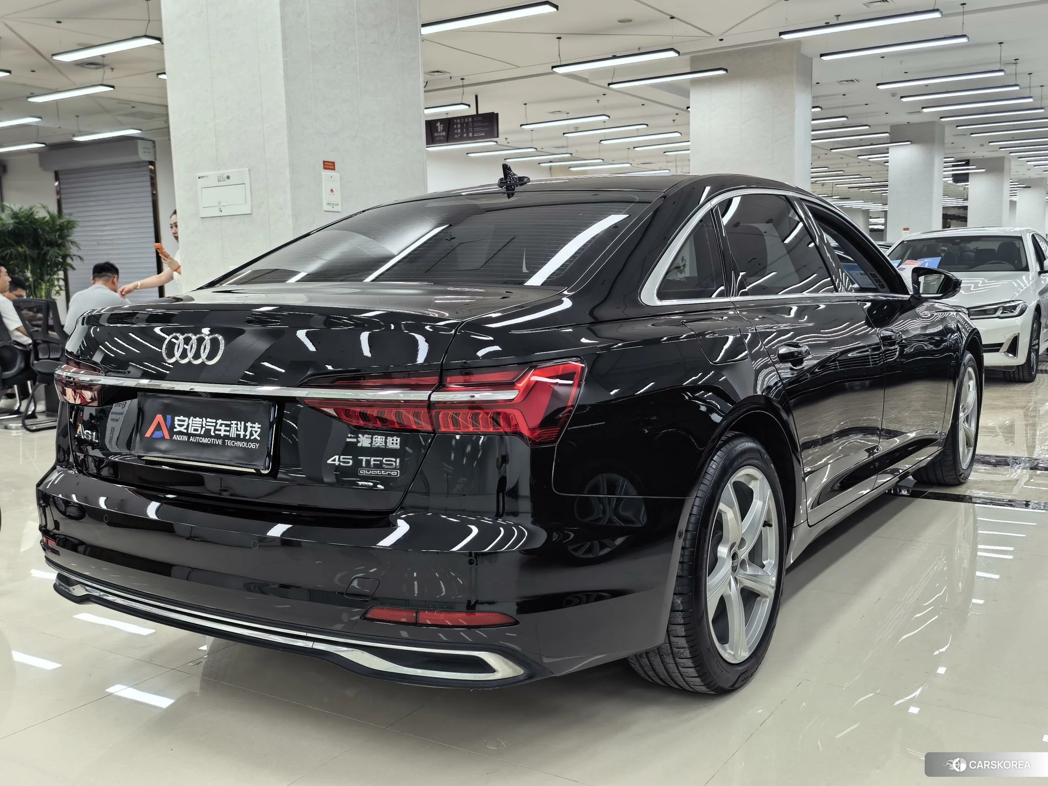 Audi A6L id 4513471 из Китая 8