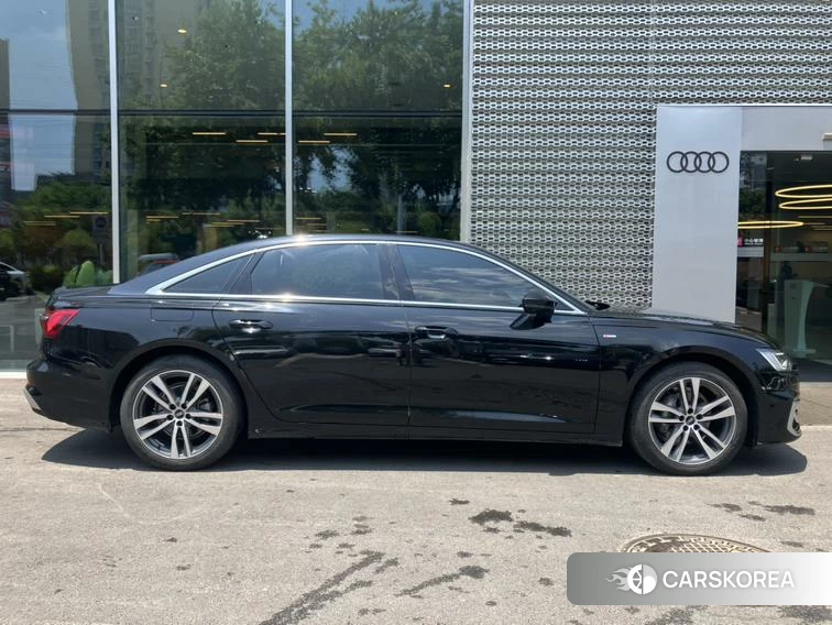 Audi A6L id 4440834 из Китая 9