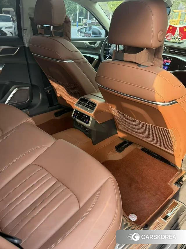Audi A6L id 4265282 из Китая 8