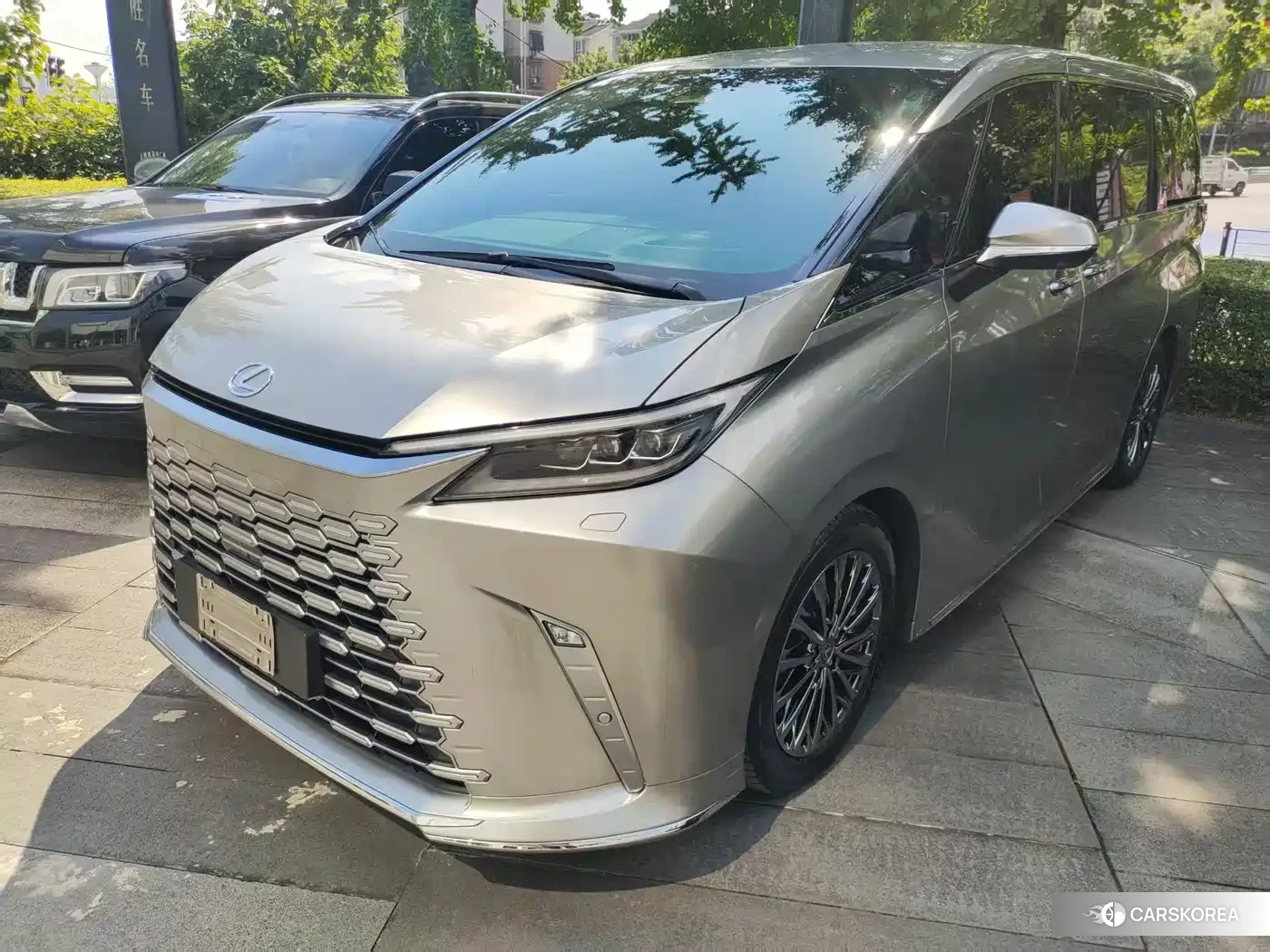 Lexus LM id 4565235 из Китая 9