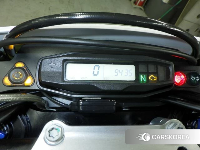 Husqvarna 701 SUPERMOTO id 4184210 из Японии 34