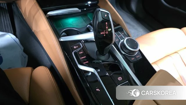 BMW 5 Series (G30) id 3818769 из Кореи 18