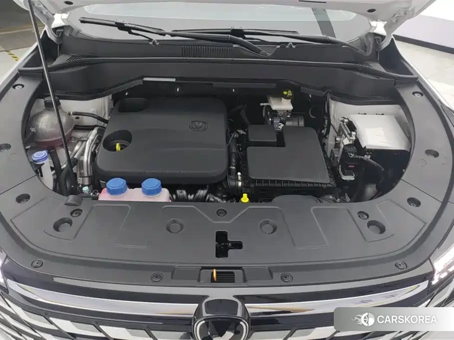 Chang'an Changan UNI-Z New Energy id 4570293 из Китая 14