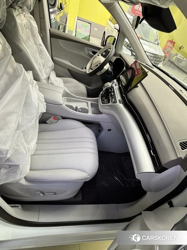 Roewe iMAX8 DMH id 4239465 из Китая 25