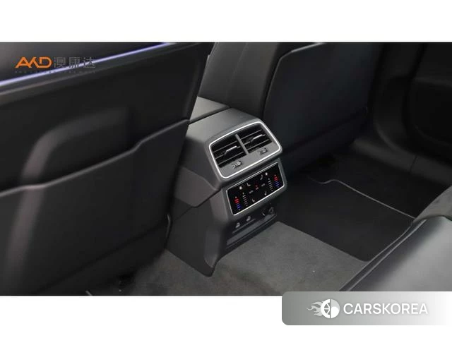 Audi A7L id 3983168 из Китая 8