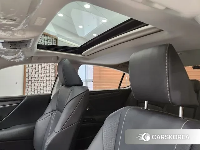 Lexus ES300h 7th generation id 3731935 из Кореи 13