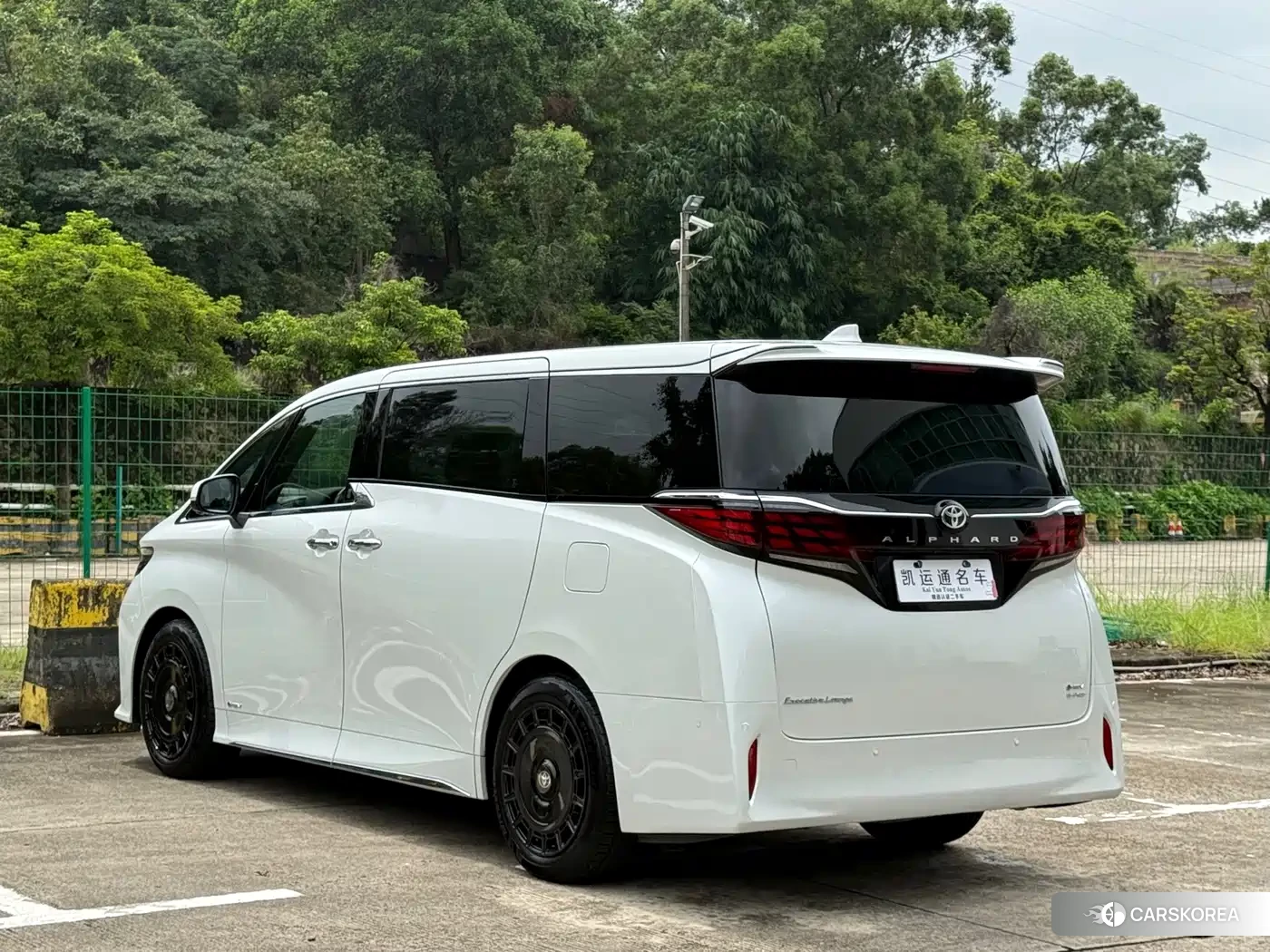 Toyota Elfa id 4628079 из Китая 13
