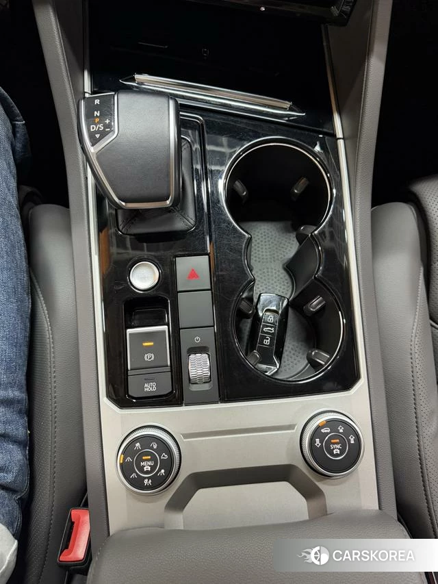 Volkswagen Touareg id 4387243 из Китая 12