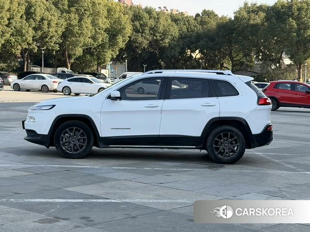 Jeep Free light id 4241058 из Китая 9