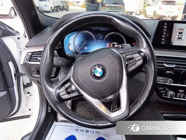 BMW 5 Series (G30) id 3055765 из Кореи 18